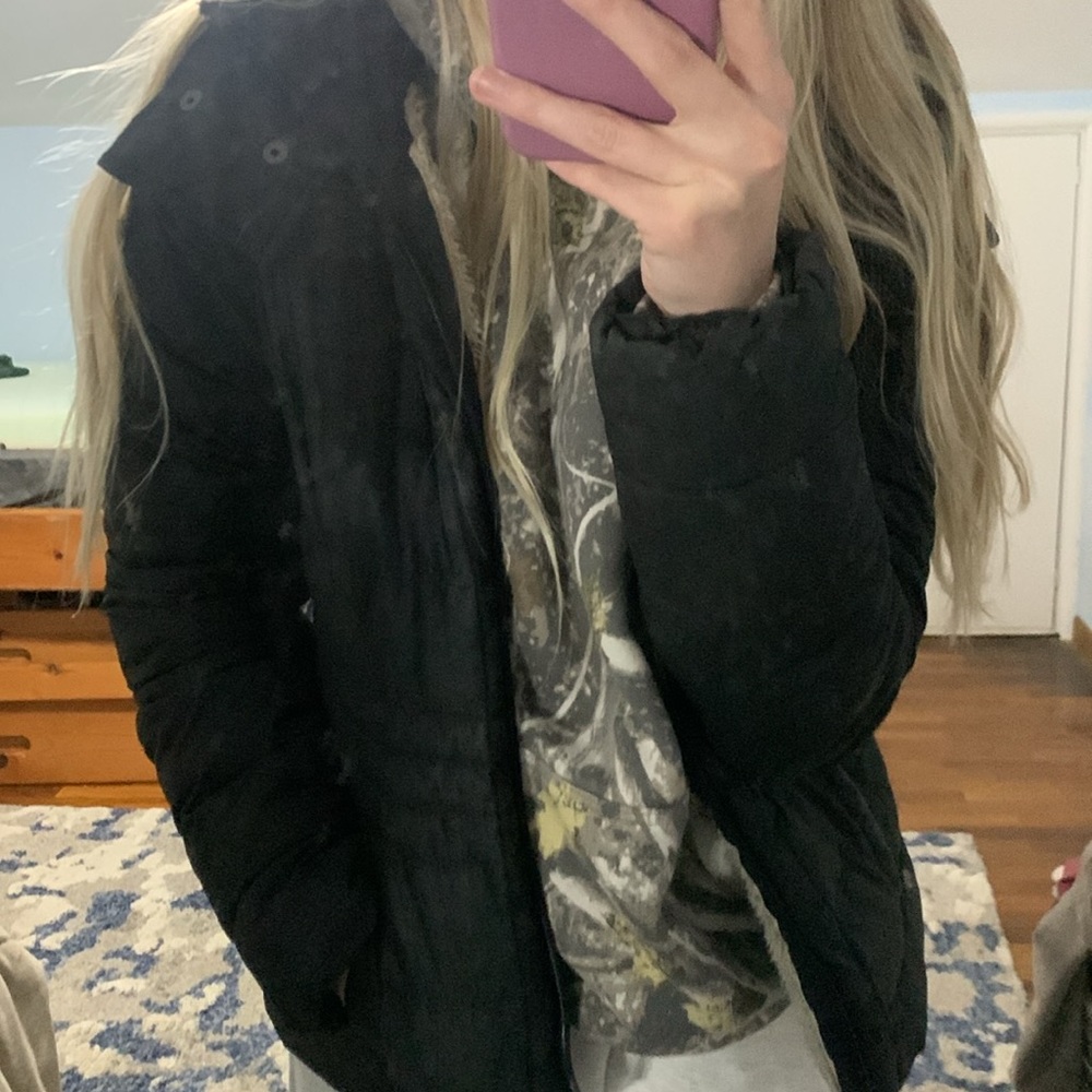 Hollister black winter coat, puffer type jacket with hood, size small - Picture 5 of 9